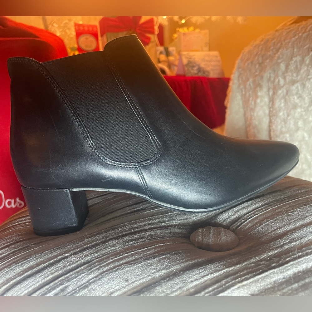 Paul Green Black Leather Ankle Boots